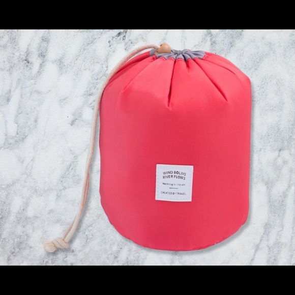 Drawstring Makeup Bag - 2 options (red or blue) - Picture 1 of 4